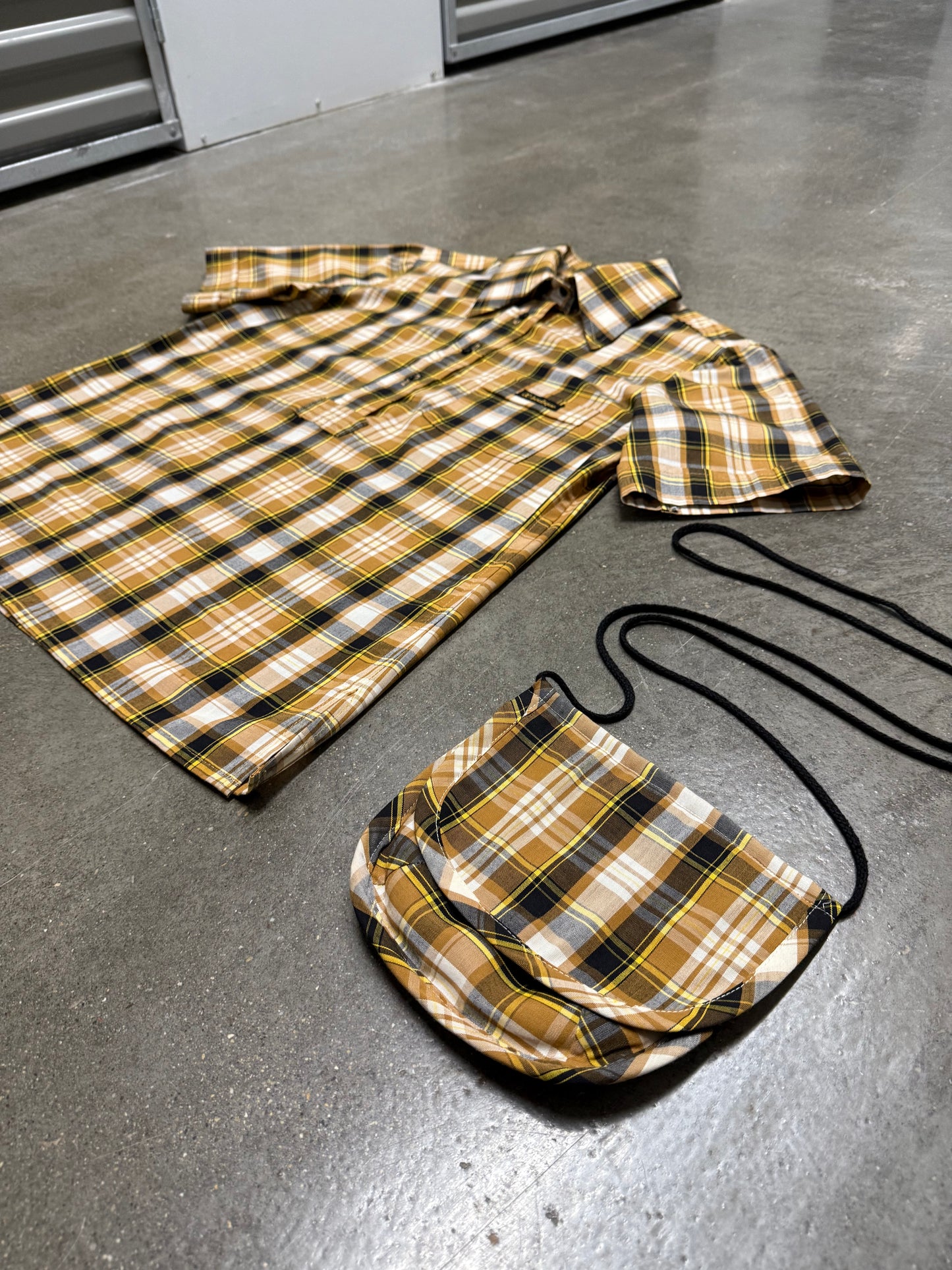 Vintage Women’s Plaid Button-Up Shirt with Matching Side Bag
