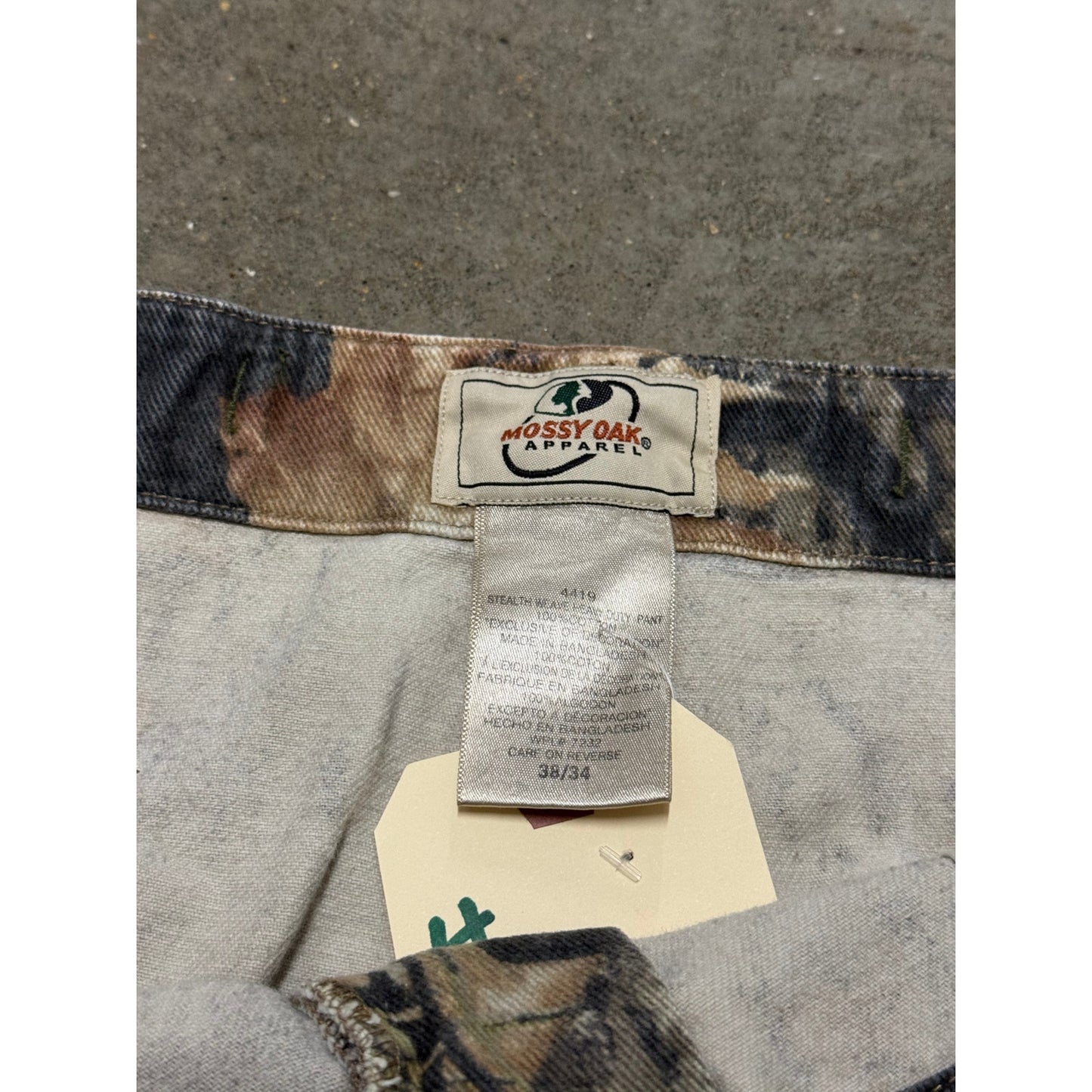 Vintage Y2K Mossy Oak Camo Cargo Pants