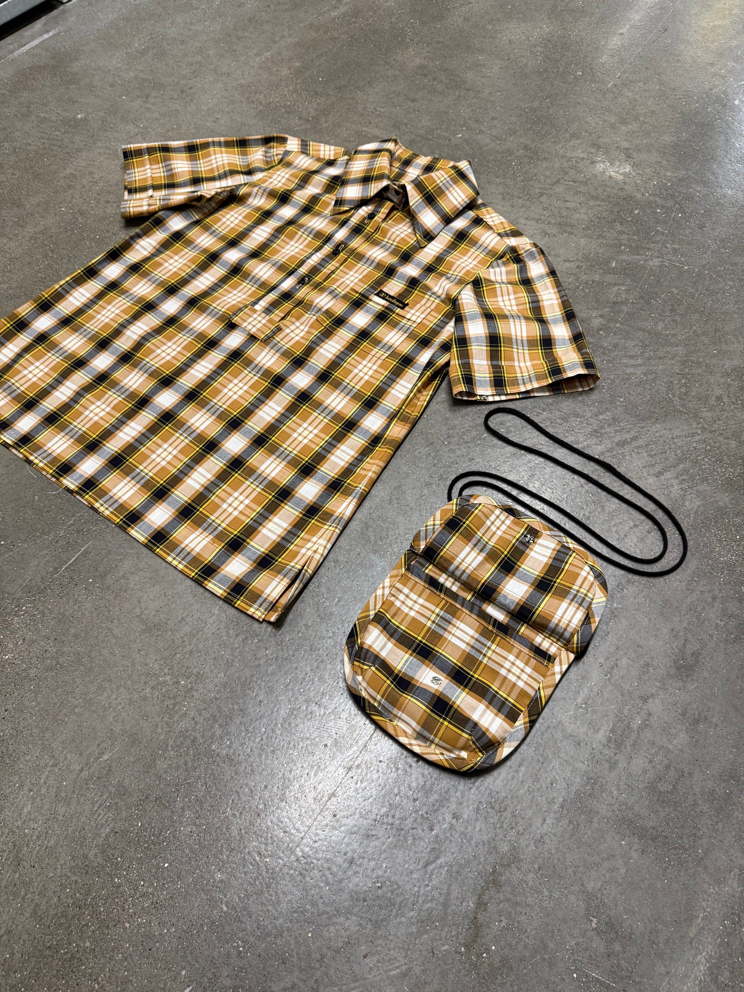 Vintage Women’s Plaid Button-Up Shirt with Matching Side Bag