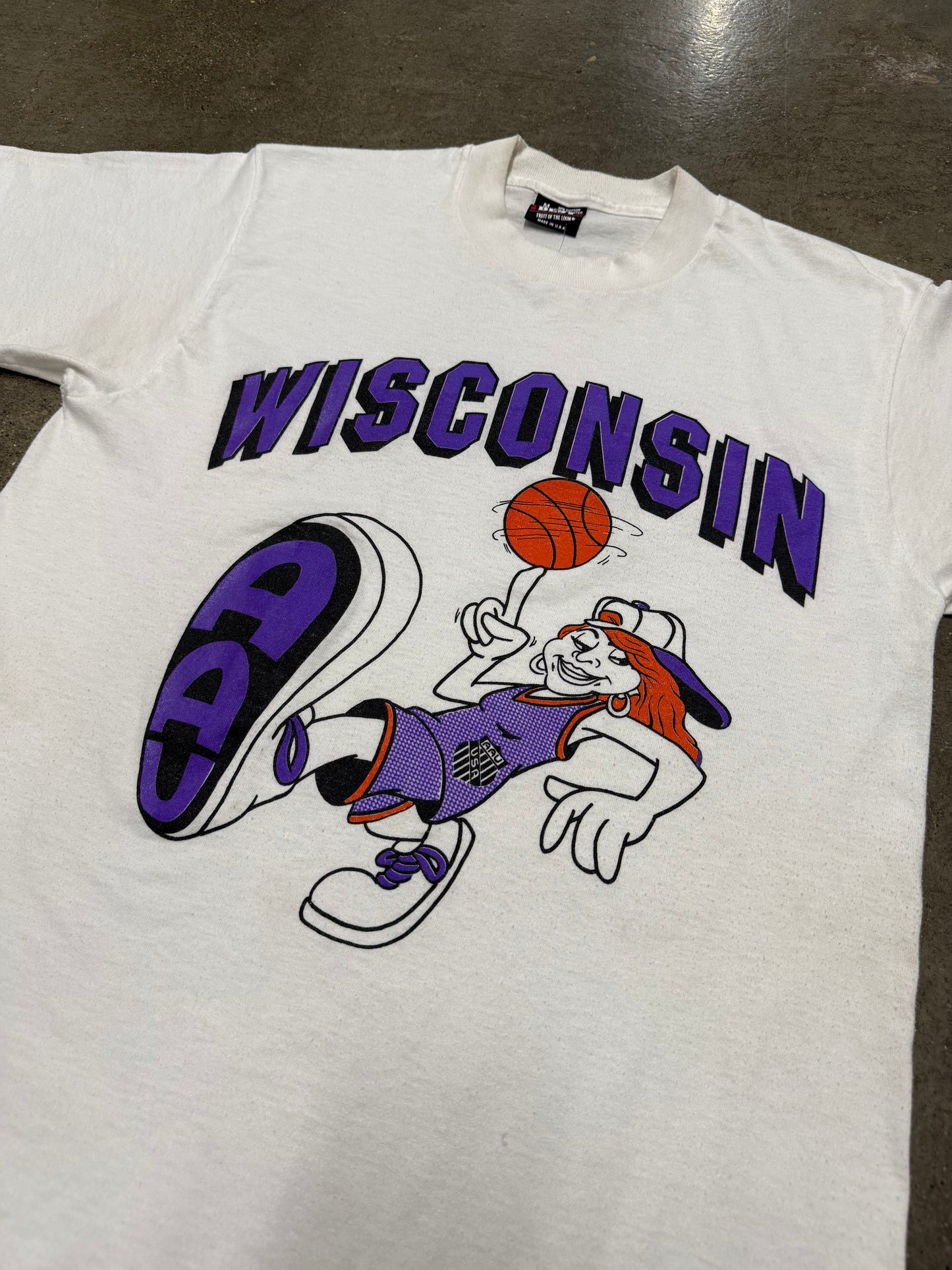 1990's Vintage Wisconsin AAU Basketball Graphic T-Shirt