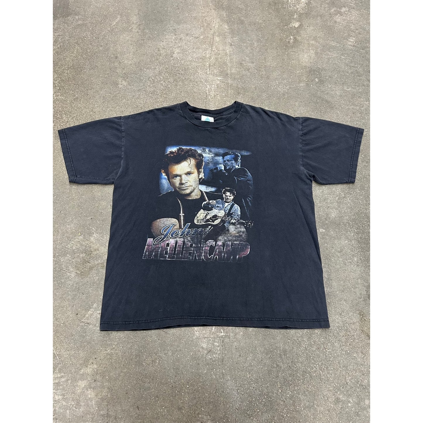 Vintage Faded 2001 John Mellencamp Distressed Tour T-Shirt