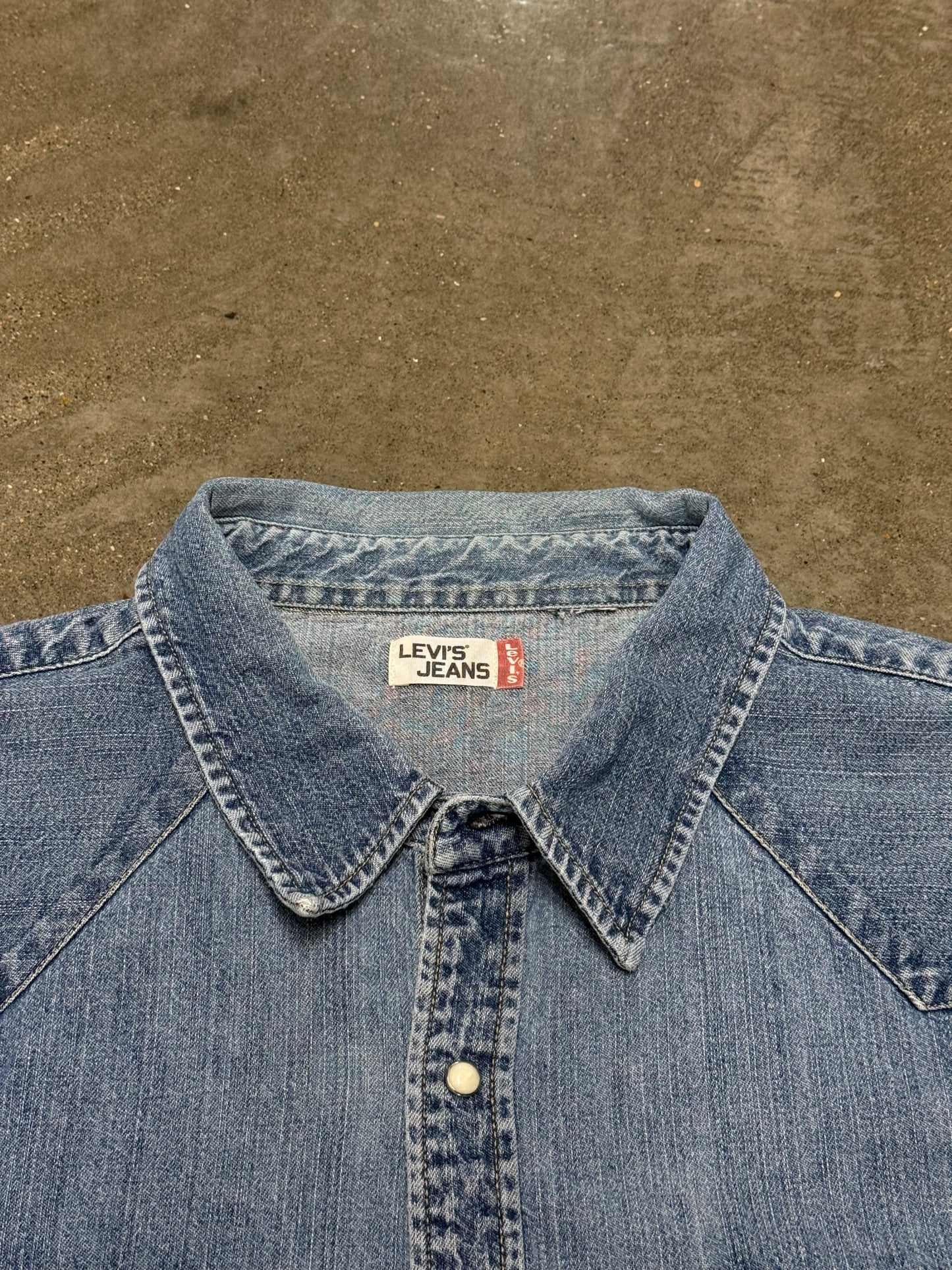Levi’s Denim Pearl Button-Up Shirt