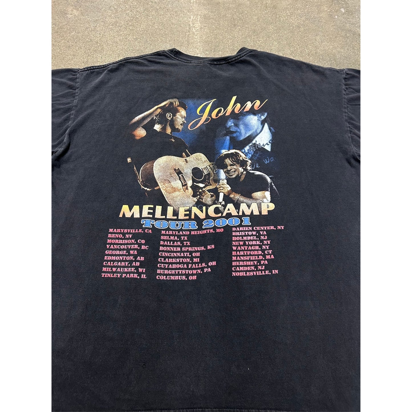 Vintage Faded 2001 John Mellencamp Distressed Tour T-Shirt