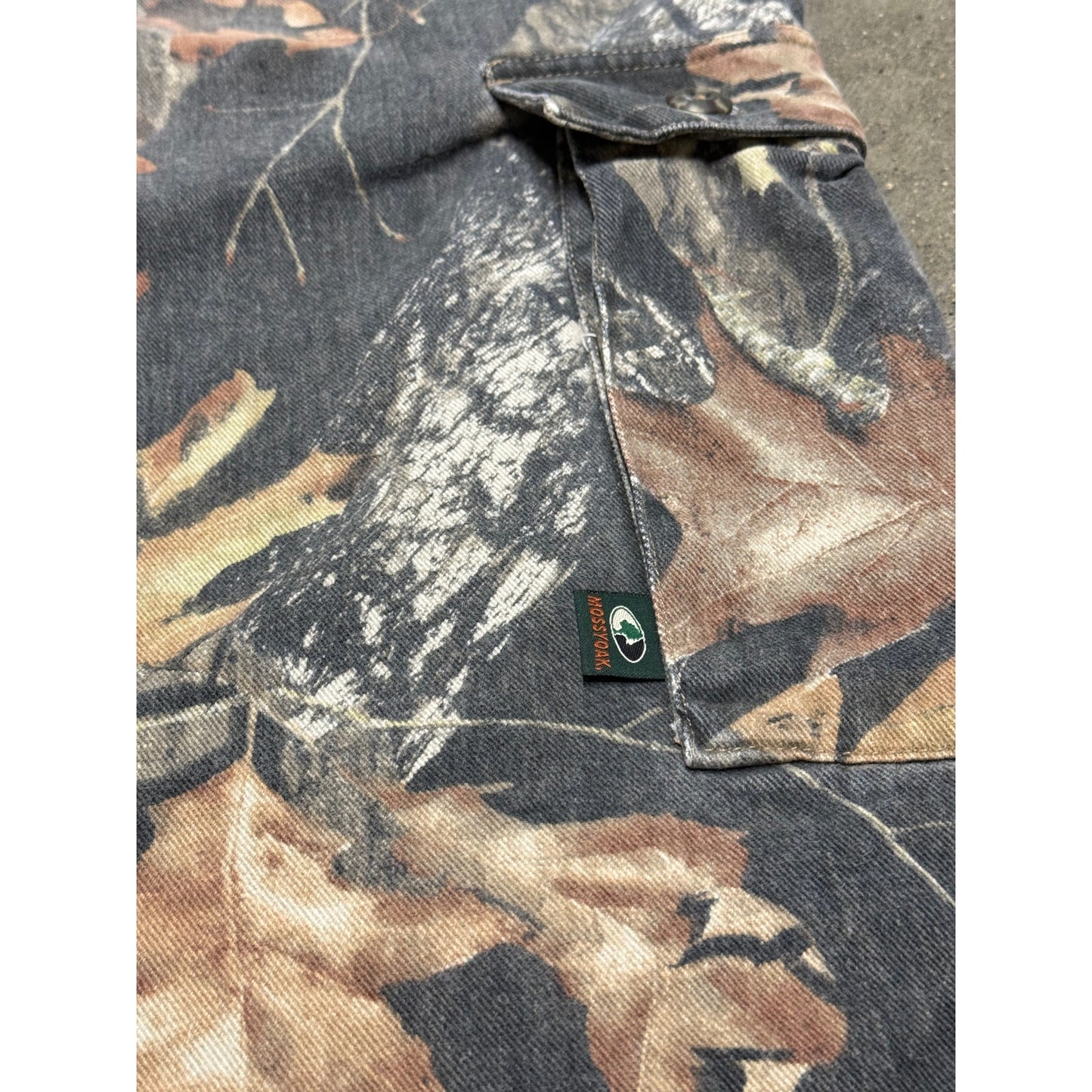 Vintage Y2K Mossy Oak Camo Cargo Pants