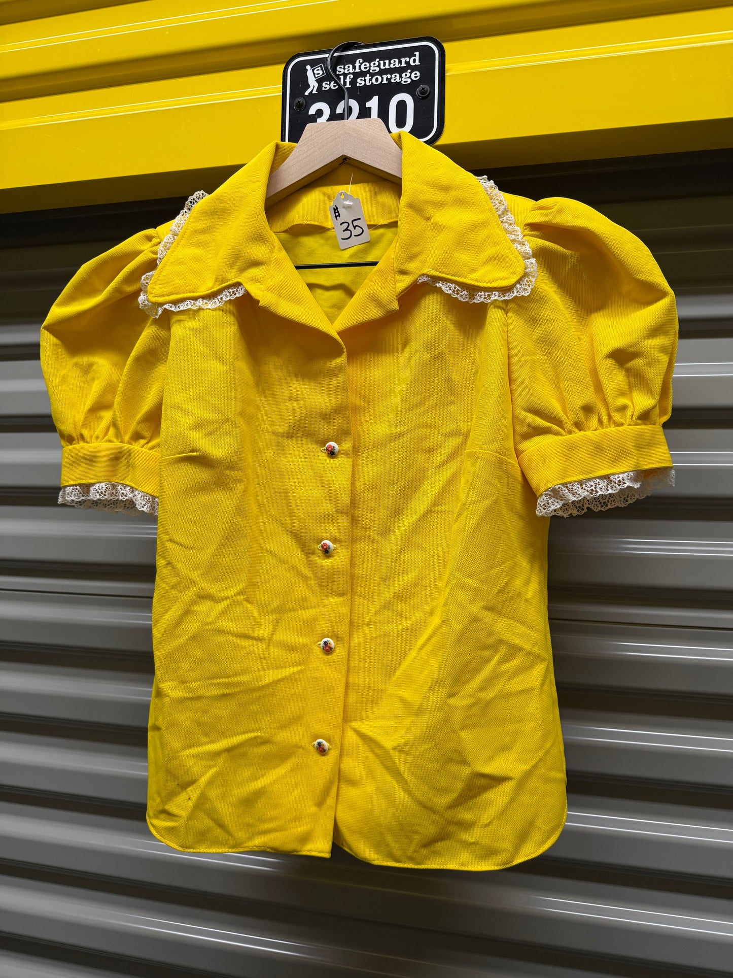 True Vintage 1970’s Women’s Button Up Blouse