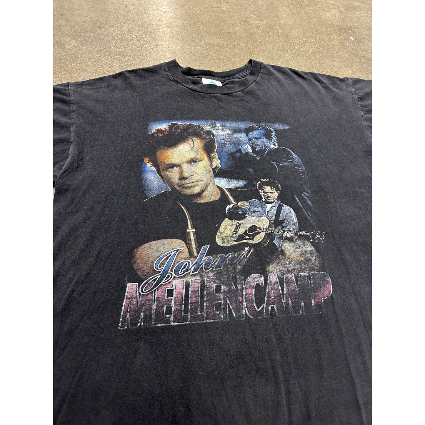 Vintage Faded 2001 John Mellencamp Distressed Tour T-Shirt