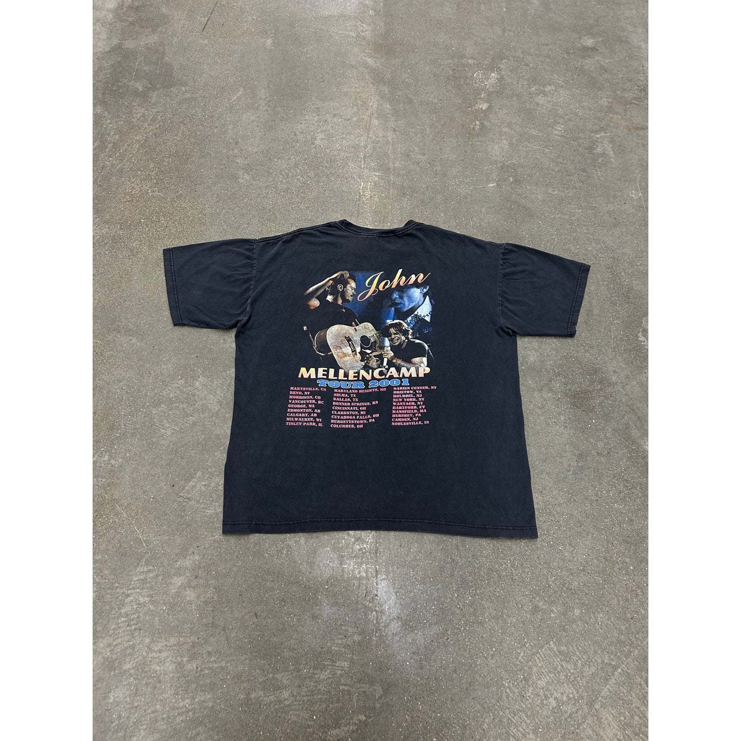 Vintage Faded 2001 John Mellencamp Distressed Tour T-Shirt
