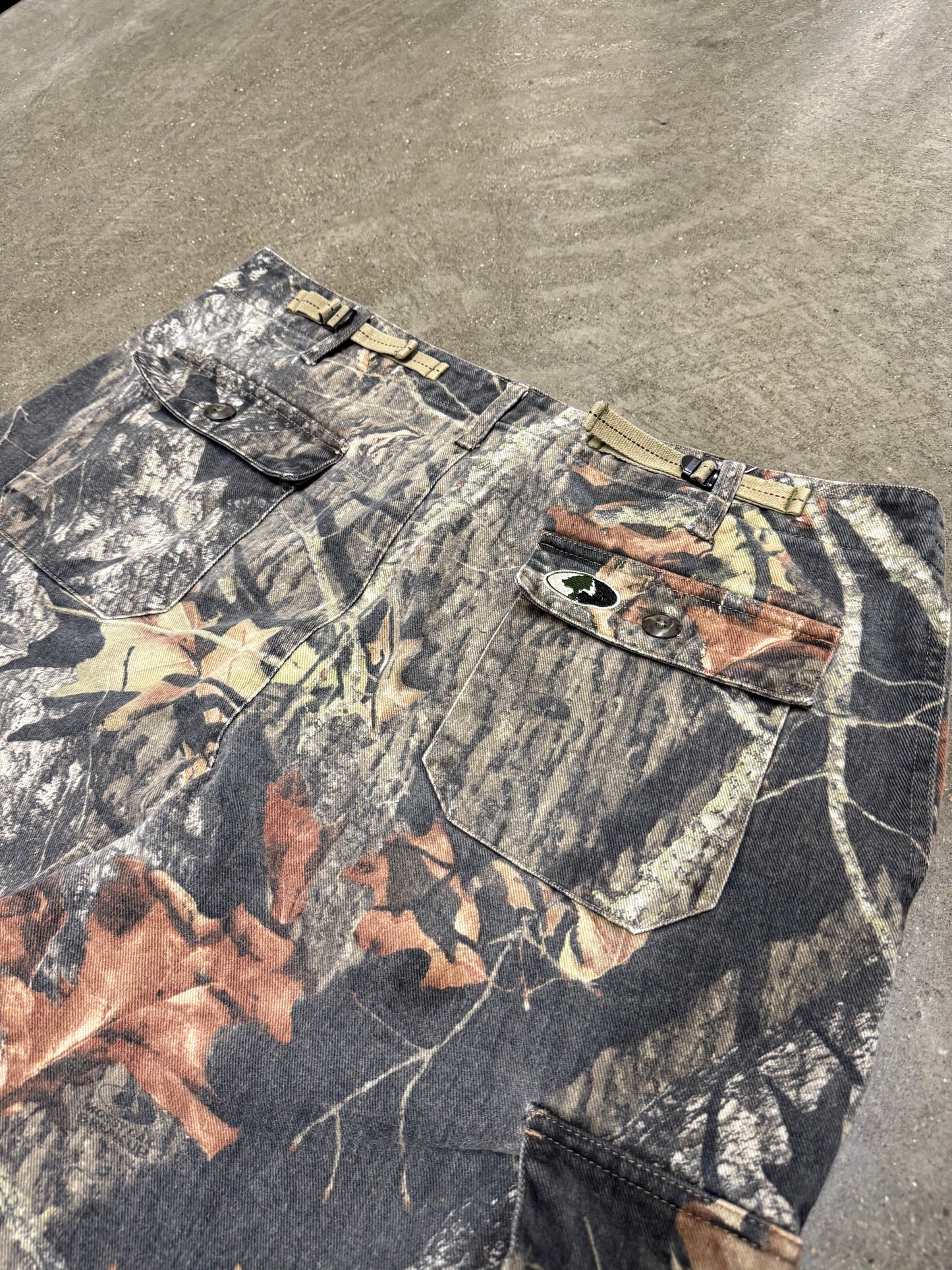 Vintage Mossy Oak Camo Cargo Pants