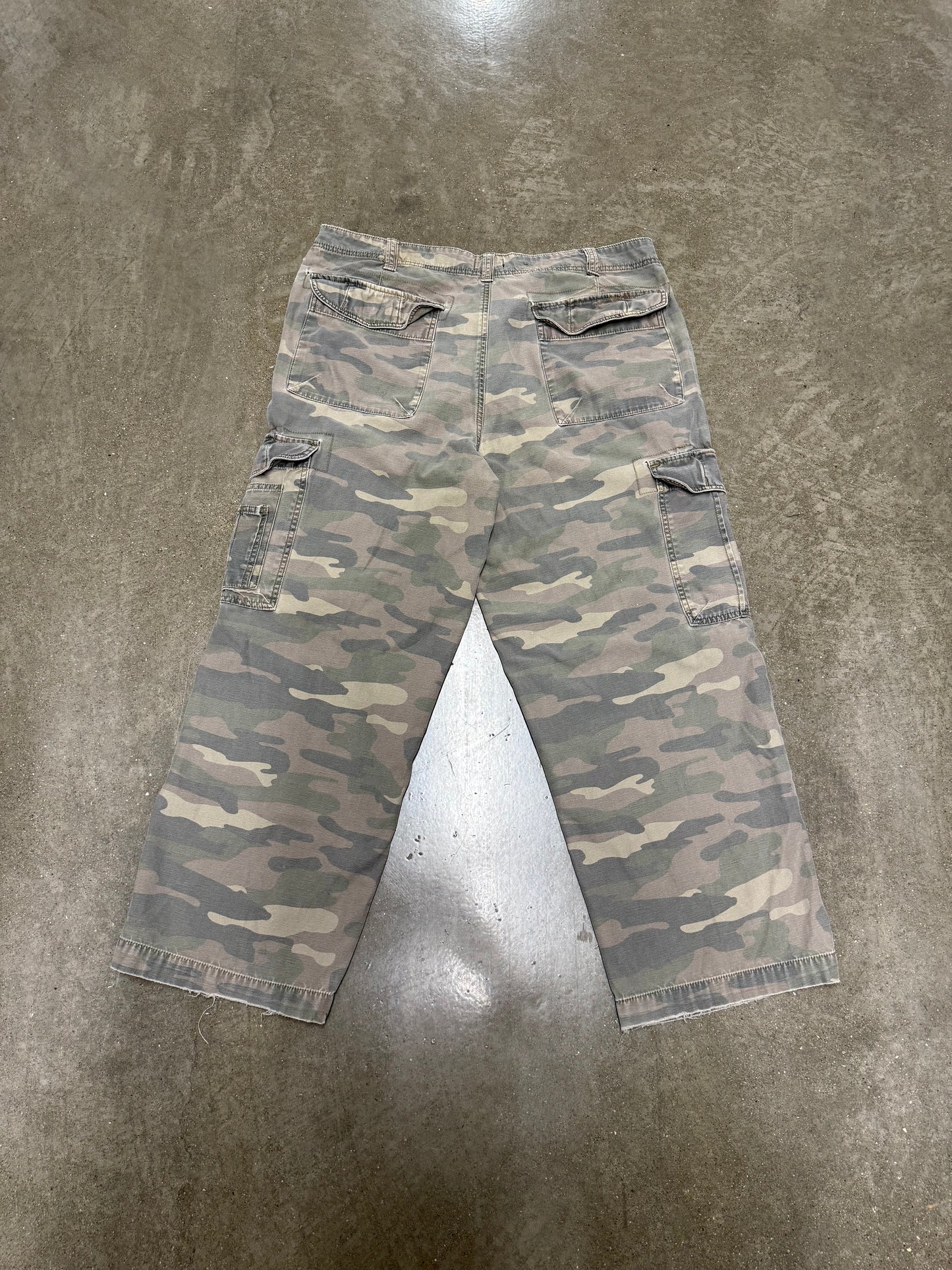 Vintage Y2K Camo Cargo Pants