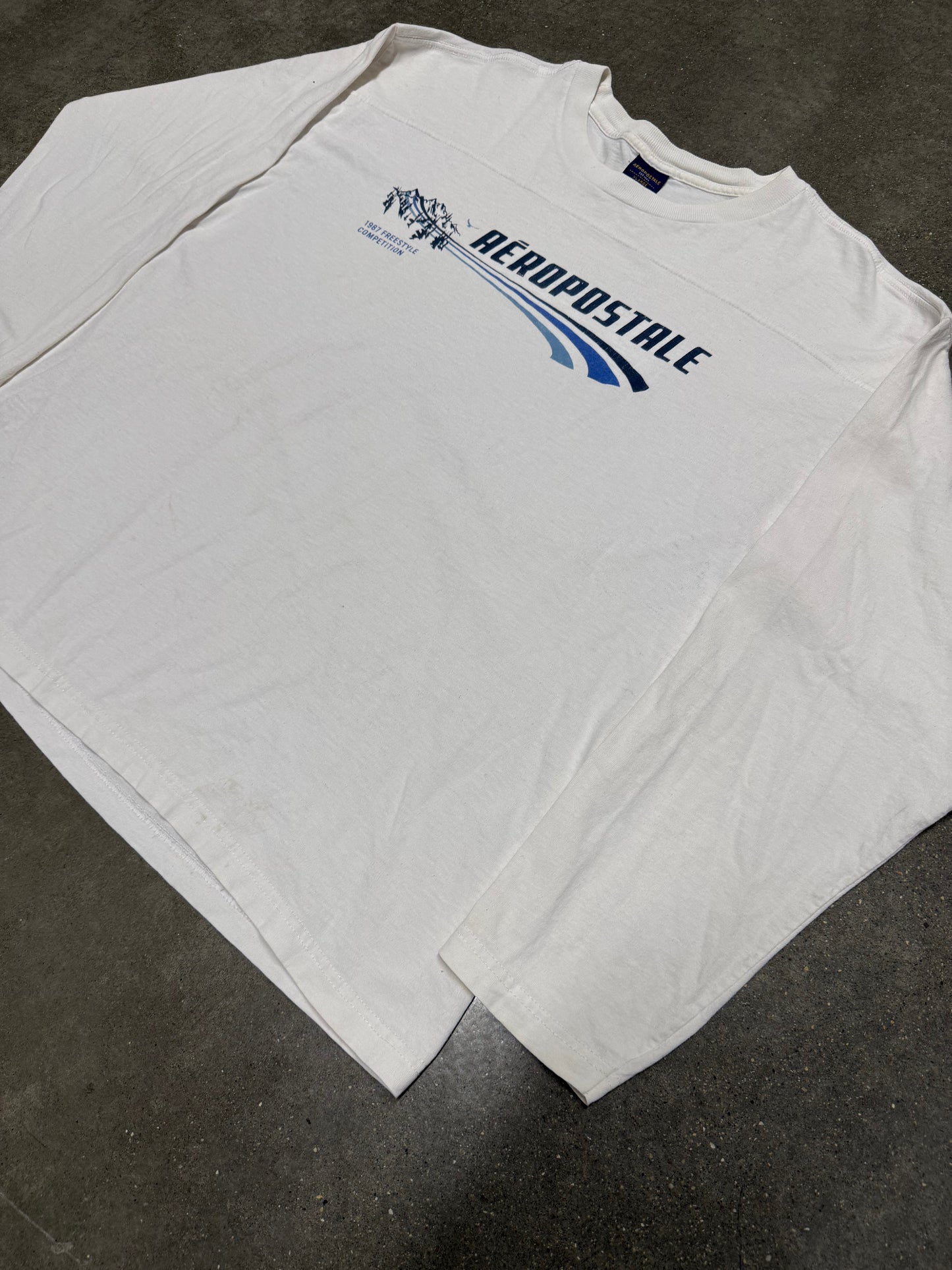 Vintage Y2K Aeropostle Long Sleeve Graphic T-Shirt