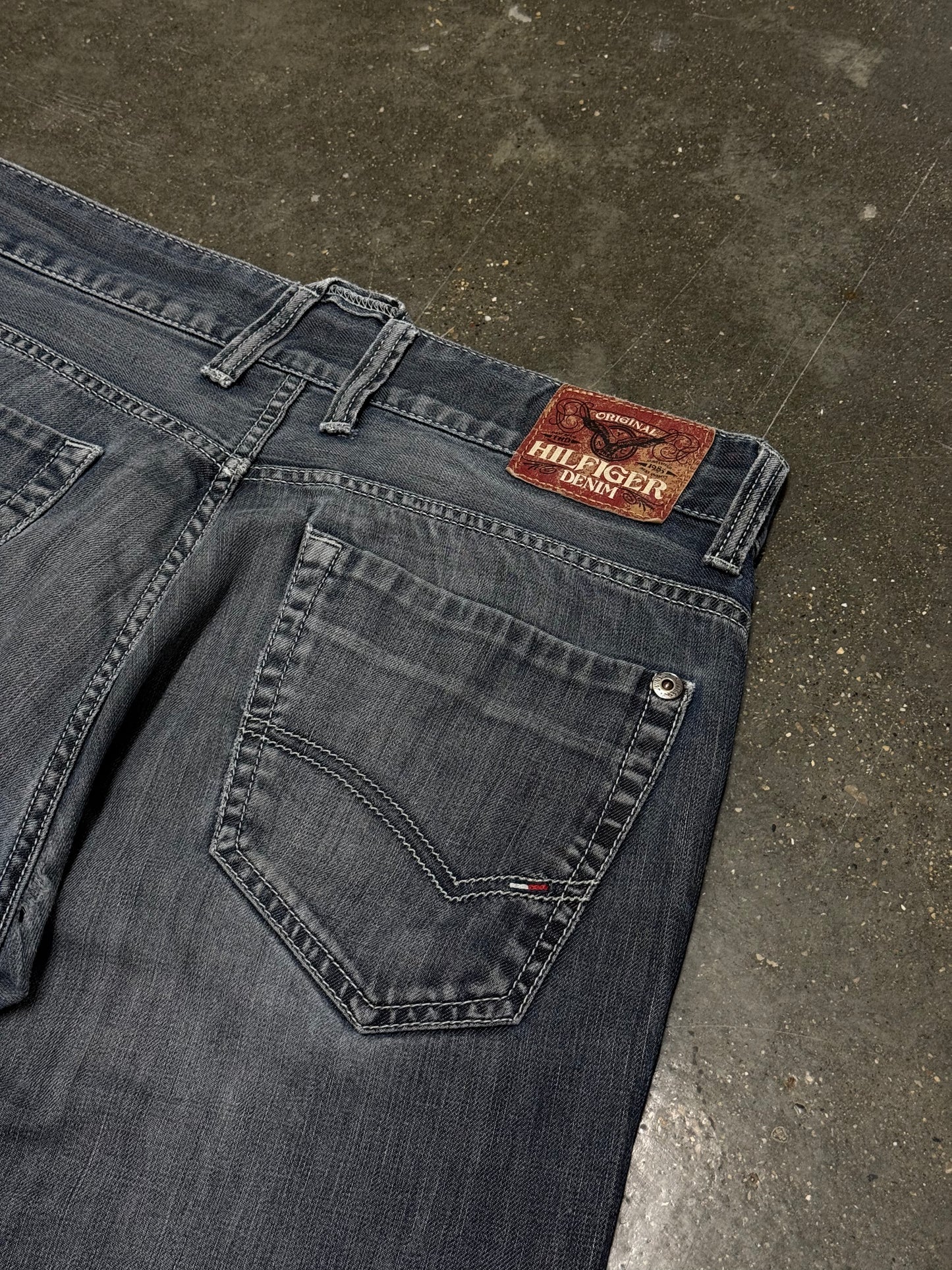 Vintage Y2K Hilfiger Denim Jeans