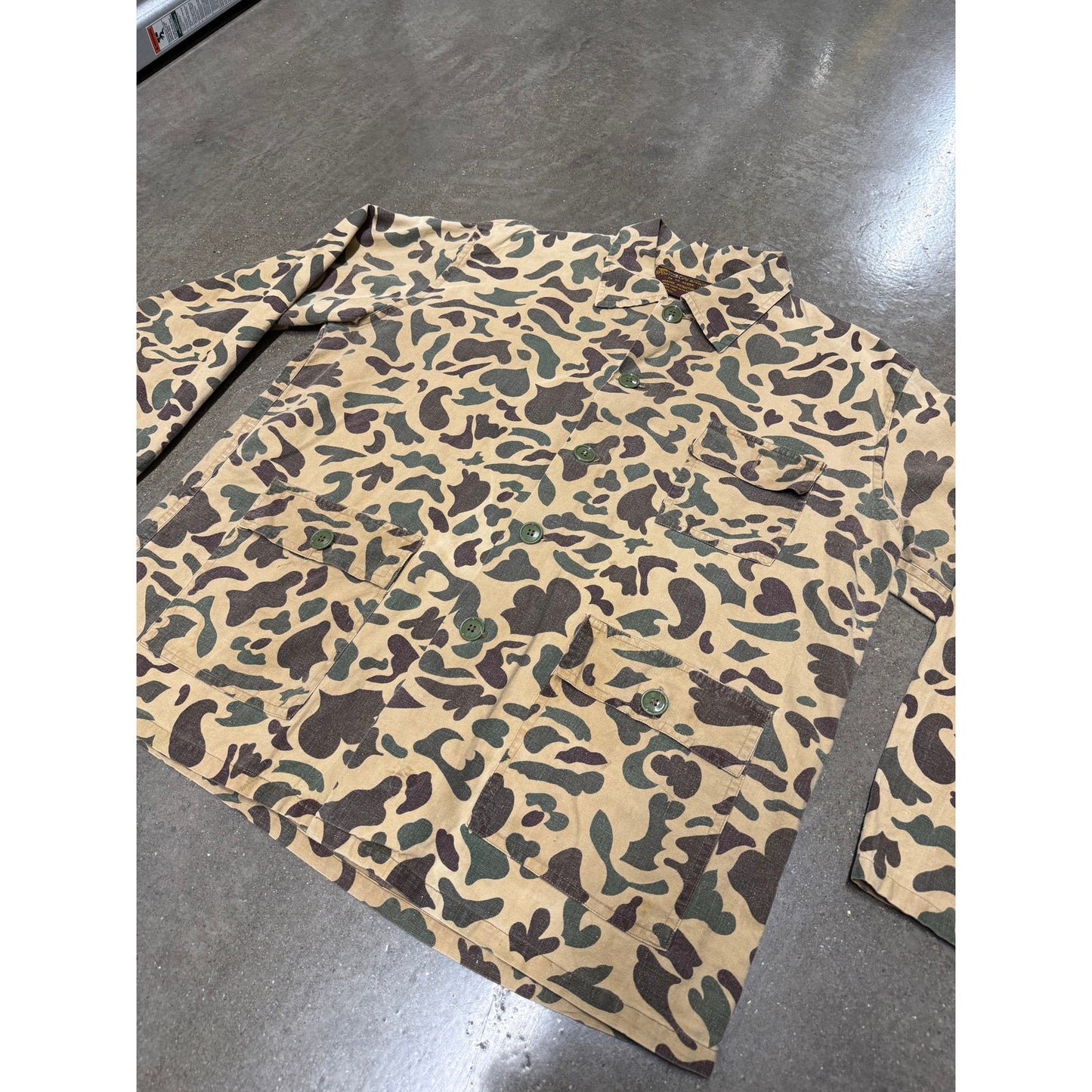 Vintage Caliber Sportsman's Apparel Duck Camouflage Button-Up Shirt