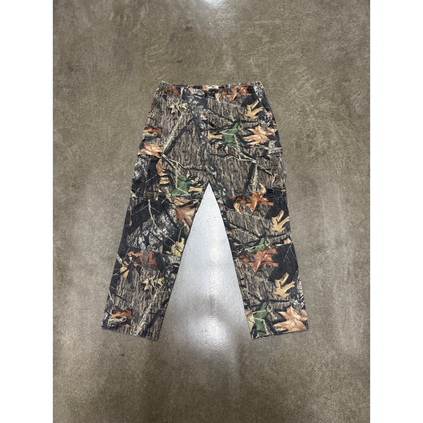 Vintage Y2K Mossy Oak Camo Cargo Pants